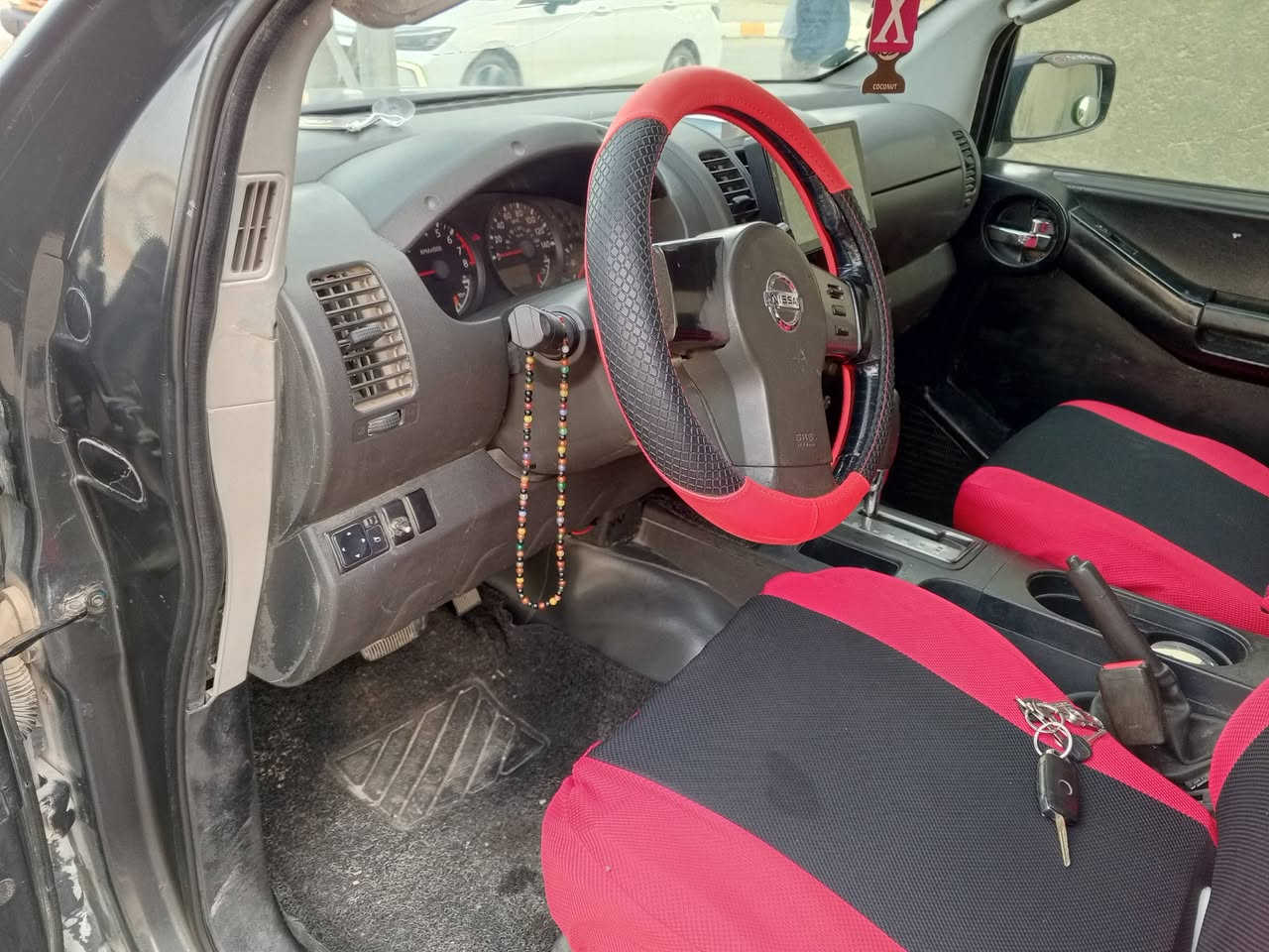 السلام عليكم سياره نيسان اكسترا موديل 2007 للبيع رقم بغداد سنويه 2028 
تفاصيل السياره بيه صفحه جه السايق 
منضومه زنيون بلاجكتور اضافي ثلجي + اصفر 
تحكم ستيرن 
مري كهربائي 
حداديه جديده امامي خلفي 
شغال تدفئه + تبريد 
سياره جاهزه من كلشي ما بيه نقص 
السعر 70$ وبيه مجال 
واتساب ***********
