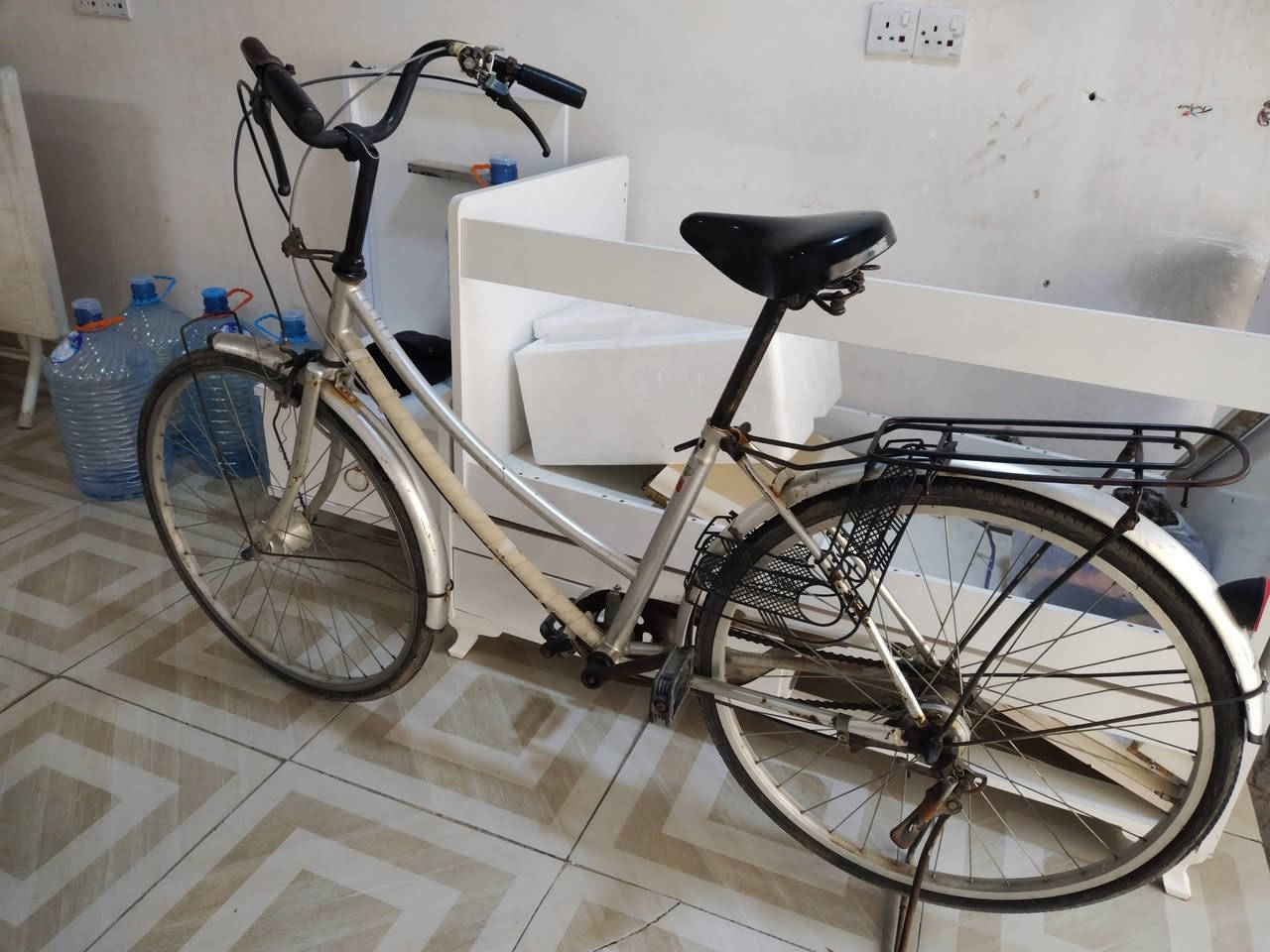 بايسكل 26للبيع ثلاثة گير حساس مابي نقس سعر 60
***********
