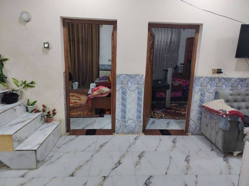 السلام عليكم ورحمة الله وبركاته من رخصة مسؤول الكروب المحترم. بيت مساحة ٢٢٠متر زراعي سند ٢٥ والي يريد اسهم تكدر تحصل اسهم لان اكو جران بنفس المكان سوه اسهم اواجهك ويه الشخص الي اخذ اسهم البيت غرفتين وصالة ومطبخ وحمام داخلي مع غربي وحمام خارجي مع شرقي وحولي حول البيت وحده من الغرف سويت. السطح بعده على التراب بناء طابوق وبناء درجة أولى بيت جدا نضيف الموقع المحاويل تابع ل حي الجمهوري او القصبة القديمة وقريب جدا على سوق المحاويل وعلى شارع حله بغداد أيضا قريب على حي الأسرة مدارس ابتدائية وثانوية وثانوية بنات جدا قريبة يعني موقع جدا ممتاز السعر ٧٥ وبي مجال للطيبين وهذا رقمي *********** عندي واتساب والخاص موجود تحياتي
