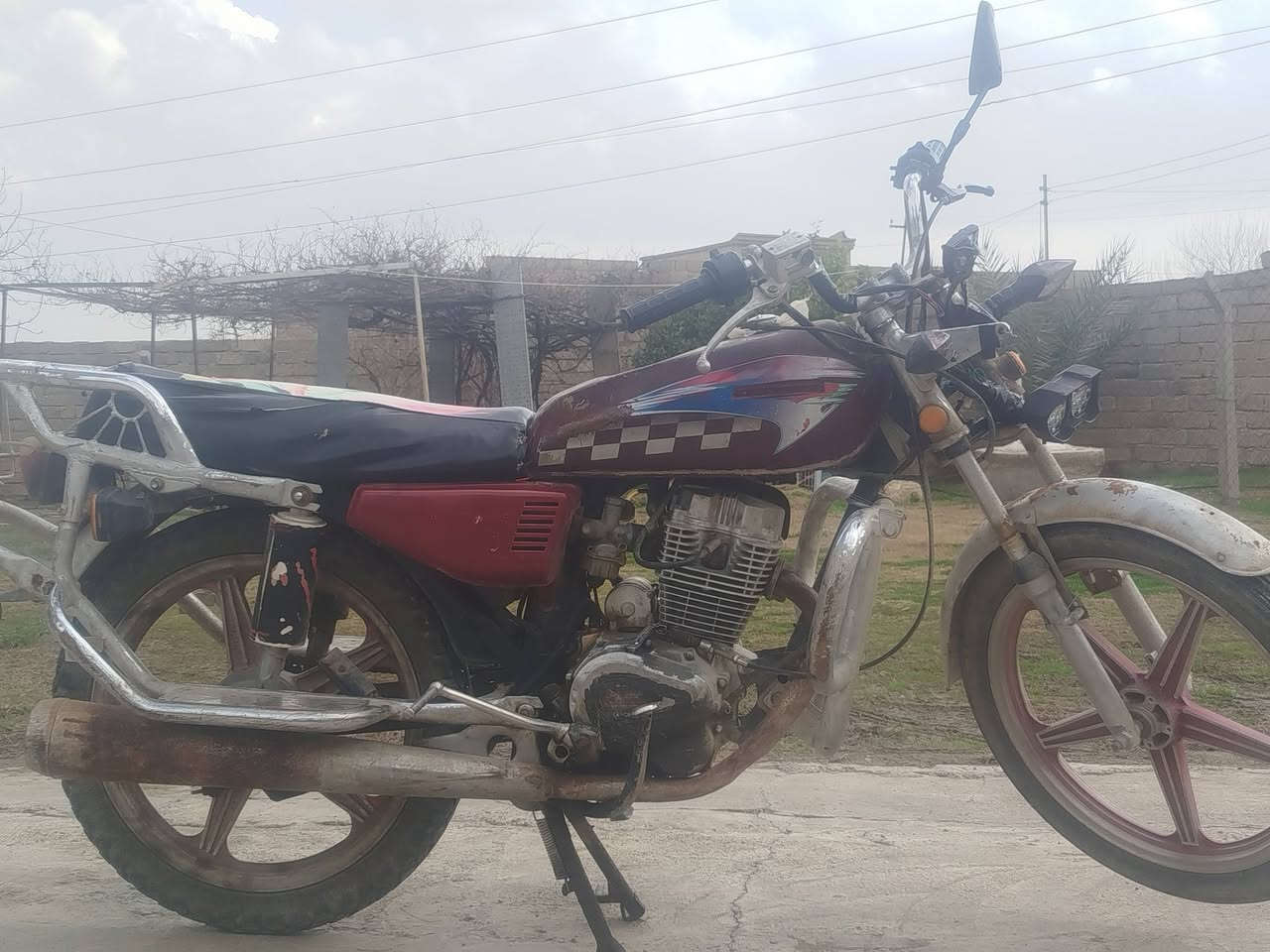 السلام عليكم 
موطور بارت للبيع يوديك ويجيبك كهربائيات شغاله 
السعر 250 وبي مجال شي قليل

مكاني مفرق الشوره

للستفسار 

***********
