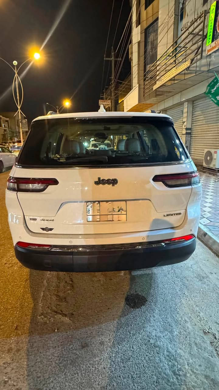 للبيع او مراوس باحدث
جيب الشكل الجديد فئة لميتد مواصفات

١- بانوراما

٢- قيادة ذاتية

٣- محرك ٣٦٠٠ / ٦ سلندر/ كير ٨ سرع

٤- دواخل بيج جلد ملكي 

٥- ماشية ٩٥ الف كيلو 

٦- حرة رقم بغداد 

مكان السيارة / الناصرية 

السعر ٣٤٥ ورقة وبيها مجال قليل 

للاتصال   ***********
