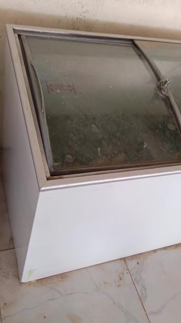 السلام عليكم مجمده مال تعزيله شرط التجميد وجديده لازلق ولا زنجار السعر ٢٠٠ وبيهه مجال مكان كوت ***********
