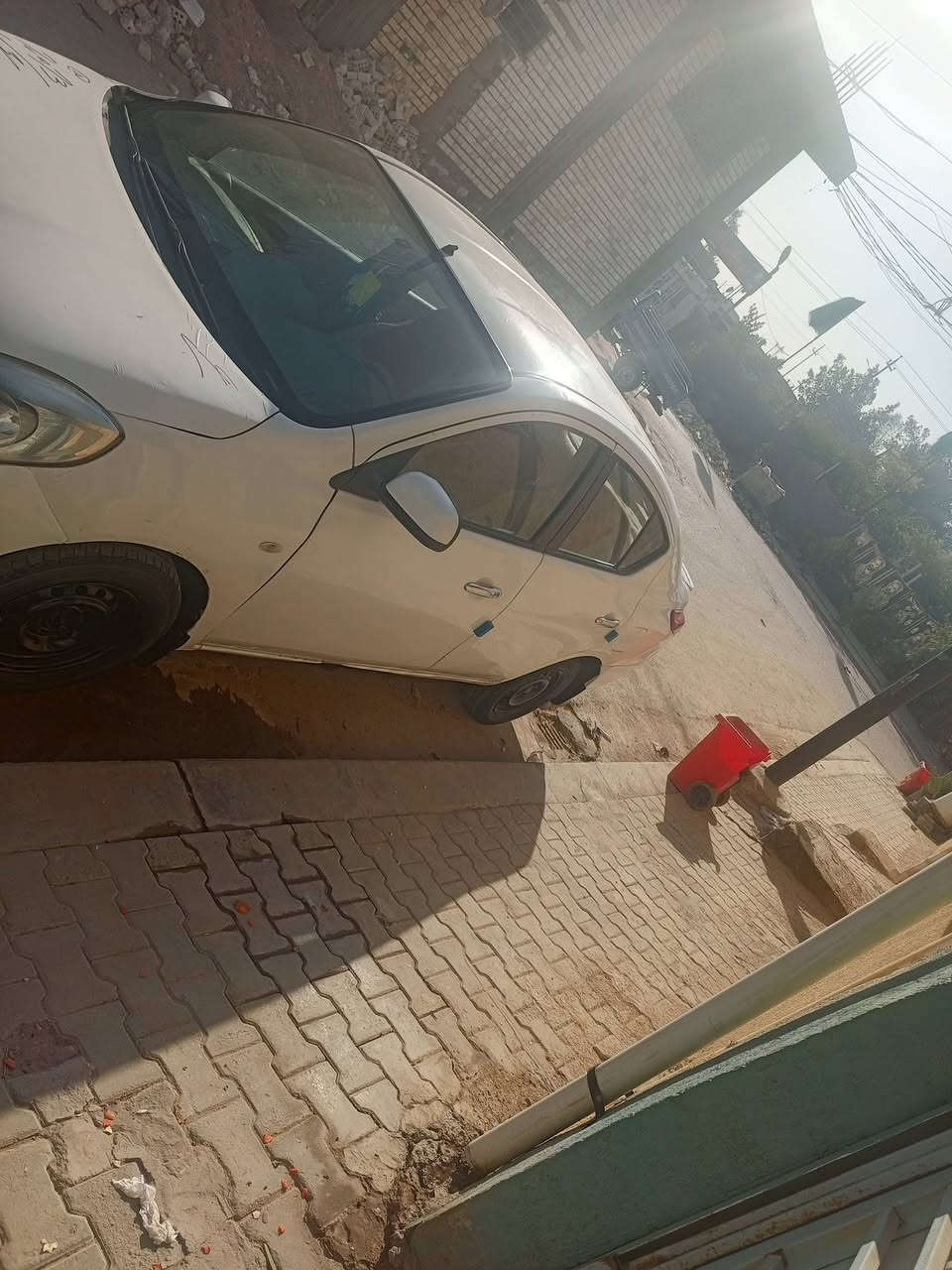 صني موديل 2013 سيارة جاهزة كير مكينة حدادية كله جديد السعر 75 المكان نجف مكلف بالنشر الرقم ***********
