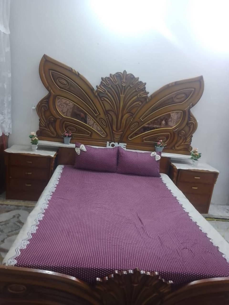 جربايه والميز المراية نظيفه كلش وياهن دوشك نظيف الشراي يتصل 300 وبيه مجال ***********
