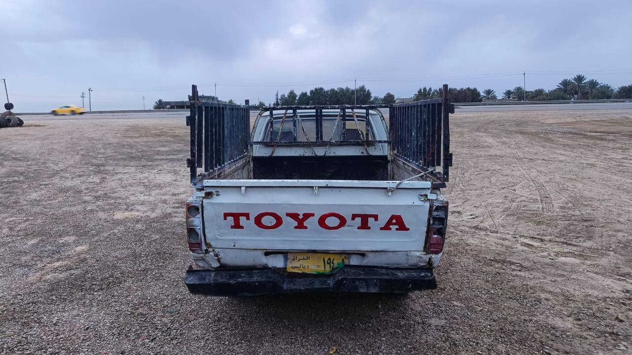 بيكم 82 للبيع رقم ديالى اصفر سنويه صاقطه قديم ابو الوكالة العامه موجود اسويلك وكاله كير محرك شرط المكان ديالى ناحيت العضيم السعر مليونين وربع وبيها مجال ولكشر شوفت عينك***********
