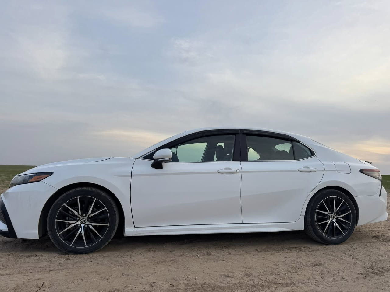 السلام عليكم
كامري للبيع
 موديل2023 se امريكي
ضرر (جاملغ خلفي تبديل وقبق صندوق تبديل وجاملغ اخر مصبوغ نصه) يعني ثلاث قطع
السياره بعدهه شركه 
ماشيه 10 الف ميل
مواصفاته معروفه وسط
جاهزه من الدعاميه للدعاميه
رقم نينوى مميز حره شرط تحويل مباشر
يرهم مراوس بكورلا وبيع
السعر 190 وبيها مجال
للأستفسار الاتصال
***********
مكان السياره اسديره وسطى
