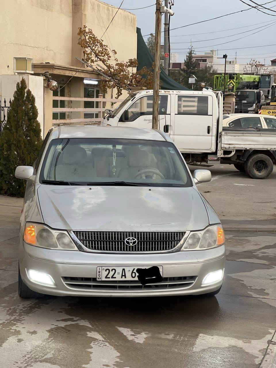 تۆیۆتا ئەڤەلۆن مۆدێل 2000 هەزەی نوێیە سەنەوی تا 27ە 3پارچەی بۆیاغە پێش و پشتی کەپسە مەکینە بەشەرت گێری تەپەیەکی کەمی هەیە بەناو کردن بەشەرت نرخ 68و مەجالێکی کەم 
*********** أربيل, العراق
