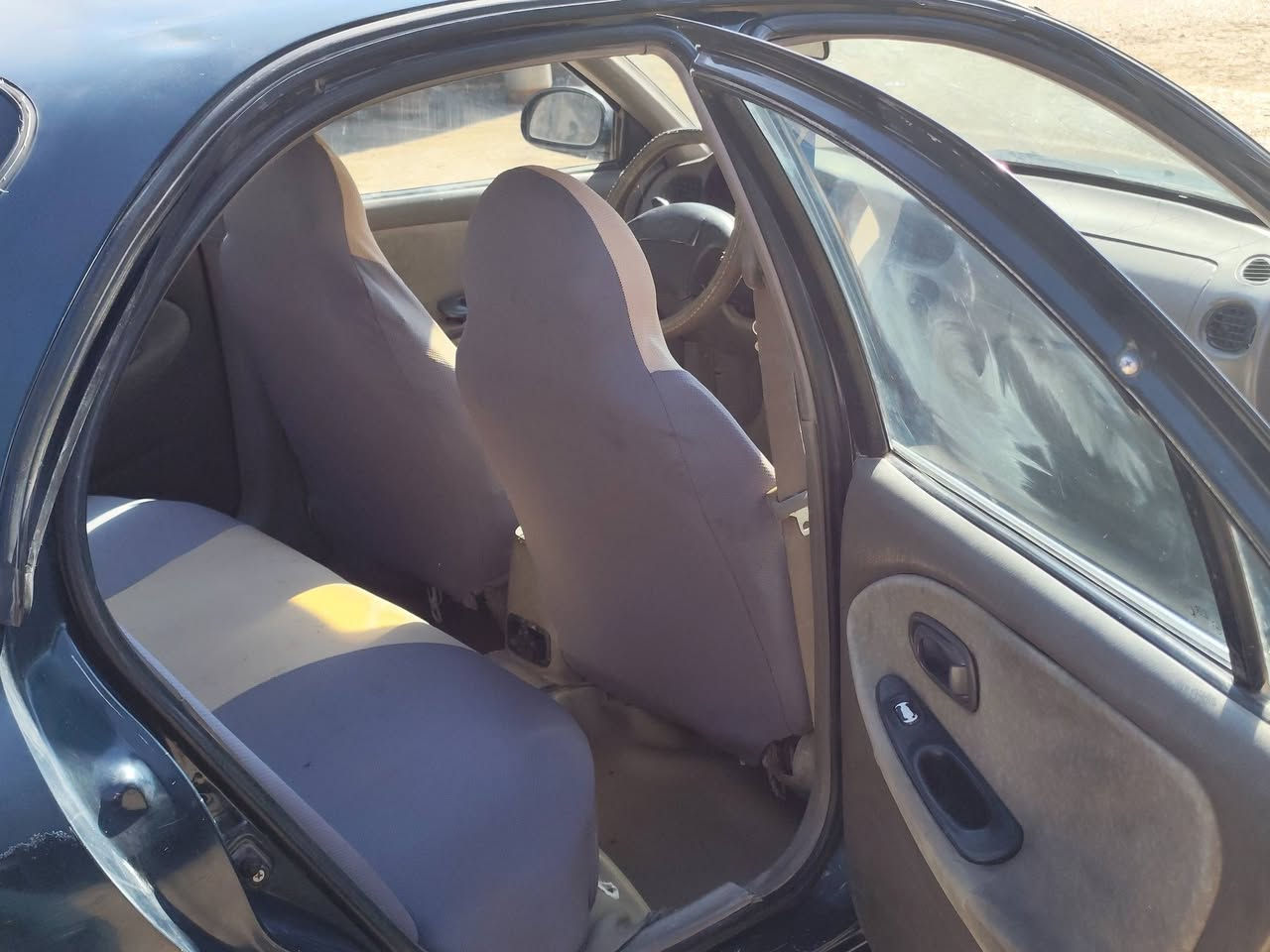 ا
النترا للبيع موديل 2000 السياره مابيه صبغ بيه ظربه بالجاملغ الخلفي  السيارة بسمي  رايده 38  وبيه مجال 
*********** اليوسفيه مكاني
