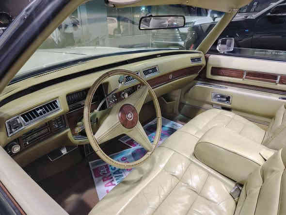 سلام عليكم كاديلاك الدرادو موديل ١٩٧٦ مكانات صبغ ماشيه ٥٣ الف باسمي دخول جديد اصولي رقم اربيل سيارة جديدة في بغداد للاتصال ***********
