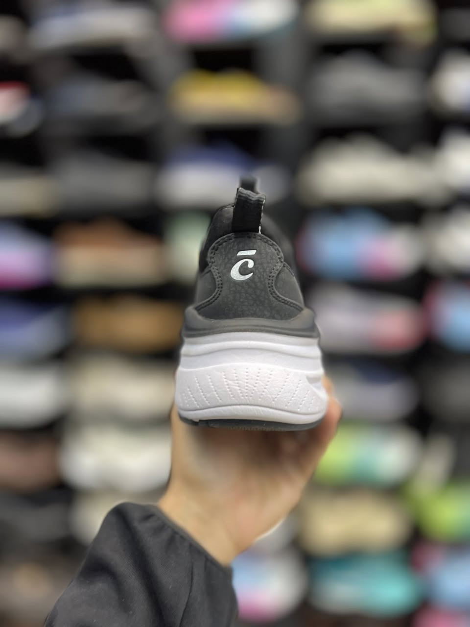 وكاله امريكيه Clove
السعر بلوكاله 165 دولار
ويمي غير ✌️😎

يوفر راحه وتوسيد عالي للقدم 
الأرضية ضد الانزلاق 
ارتفاع الحذاء حوالي 5 سم

قياس 37.5 القدم 23 
السعر 15

العنوان النجف ملحق الروان 
توصيل 🚚 محافظات 6 داخل النجف3 
*********** واتساب#
