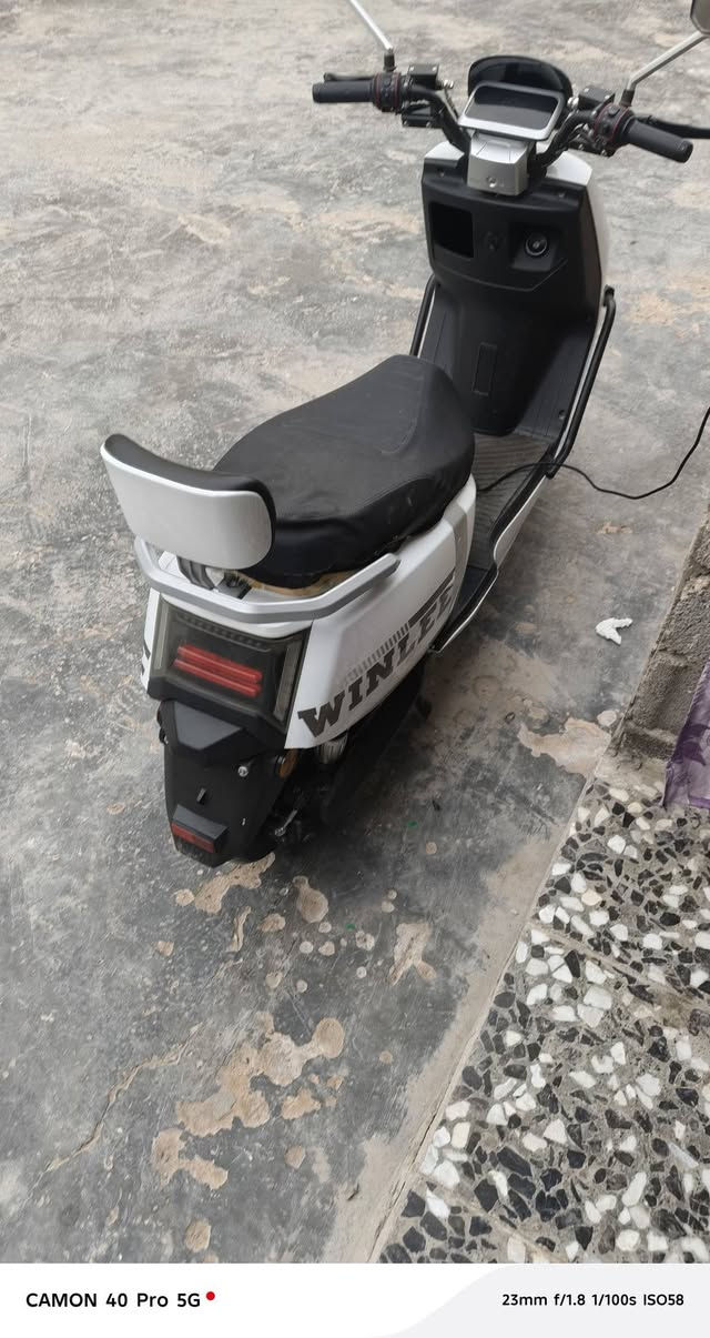 سلام عليكم دراجه شحن للبيع جديده السعر 600 قفل قفل بدون معامله بقاي تفاصيل رقم ***********
