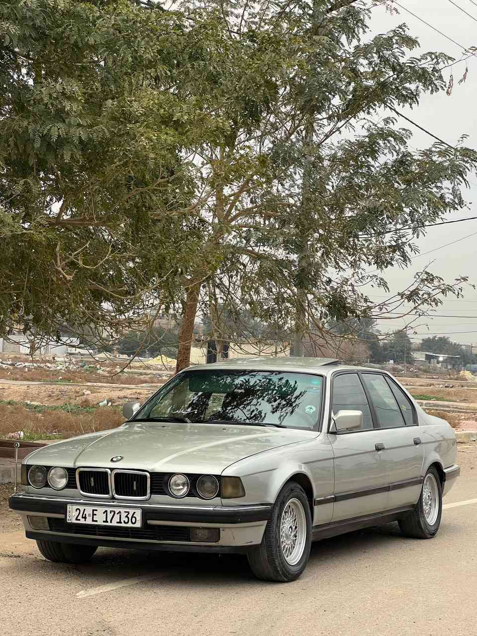 سلام عليكم للبيع 735 مفتوح سياره جاهزه كير محرك حداديه تخم تاير غرفتها جلد كهرباء نضيفه تبريد شغال فتحه قماره رقمها دهوك الجديد بأسمي مكان بغداد *********** ( السياره حاليين جارده ماعدا الصفاح) السعر 65 وبيها مجال
