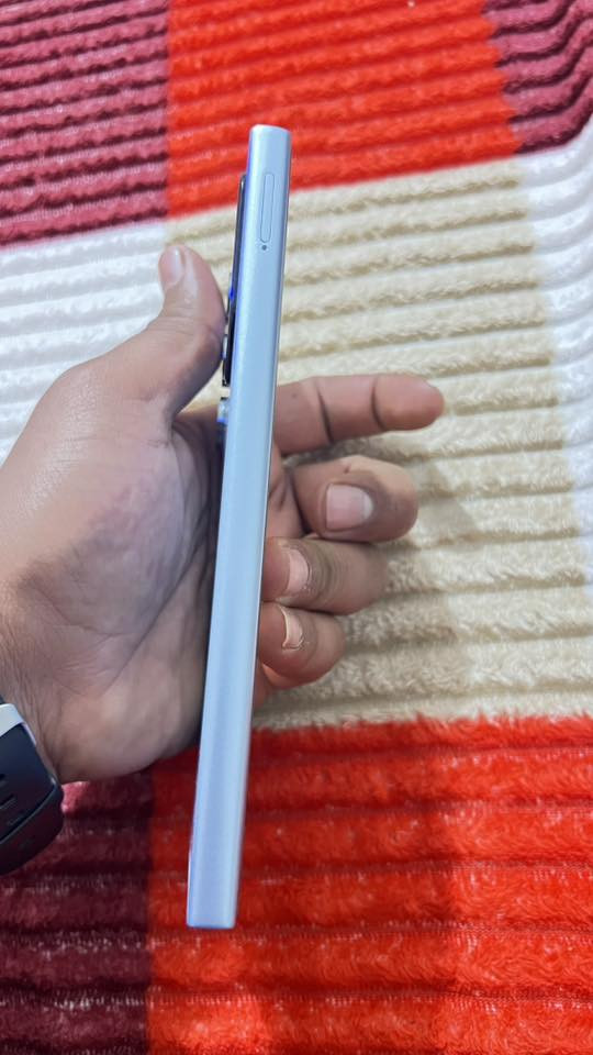 سلام عليكم جهاز c62بعدهً بل ضمان الجهاز صارله 3ايام من طالع من لمحل  سعره 140الف مكاني ناصريه مركز مستعجل ع بيعته. متواجد واتساب ***********
