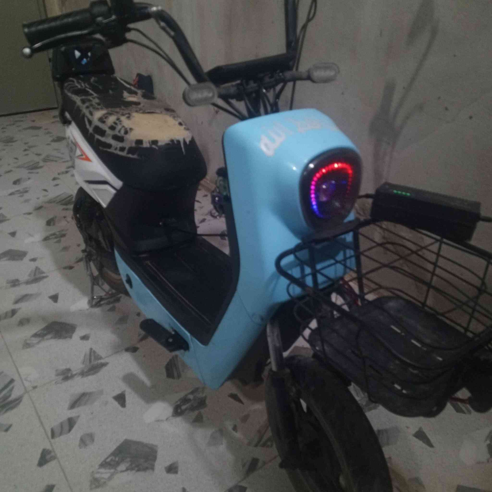 اعاده نشر بسبب الوعود الكاذبه
ماطور شحن للبيع سعر 240بيها مجال قليل حك جيتك
نضام بگ
گير 4نمر 
سرعتو 99بالعداد الحقيقي 52_55 عالويز
شاحنتو الاصليه موجوده 
مابي اي عطل 
5بطاريات16امبير 
 شرط اقل وحده تقرا 9ونص الباقي 10و10ونص
ملف 1000واط
يمشيك 35كيلو _40كيلو بالشحنه الوحده
بس ينرادلو طفاريه كدام و قمچه بريك ورا
بصمه و سويج
سعر 240بيها مجال قليل
مكاني موصل حي الفلاح الثانيه خلف دائره المرور


**إذا كنت صاحب هذا الإعلان وتريد حذفه لأي سبب، رجاءا أرسل رسالة إلى الدعم الفني**
