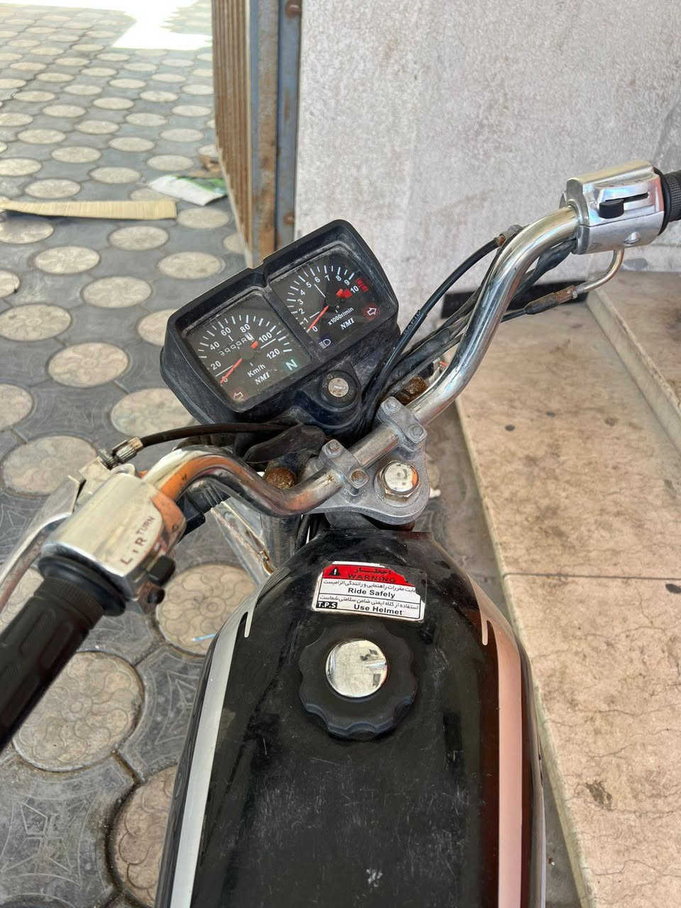 دراجه ايراني حلوه ونصيفه فول نضافه
ماعدا حادث بسيط بيها
دراجه هندر واحد
فول نعومه
دراجه اوراق
مكاني بصره القديمه
*********** البصرة, العراق
