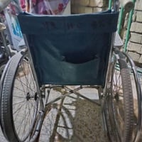 كرسي معاقين نضيف كلش بس تايراته فاشه سعره ٤٠ وبي مجال متلكه بهيج سعر و...