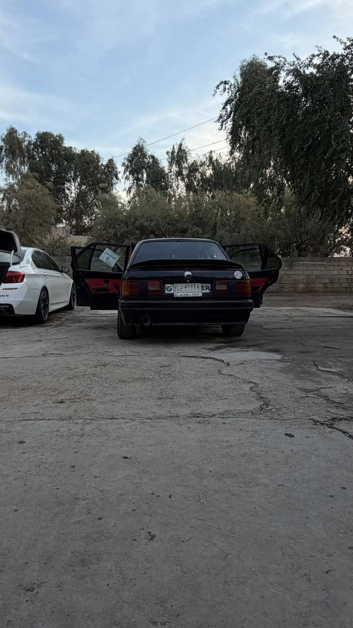 سلام عليكم 
البيع BMW E30 زعره موديل1988
مكينه مسكر 6سلندر  فانوس 28كير fz
كزوزرياضي بيهه دبه Mسستم صوت سياره خير من الله يرادلهه ترتيبات بسيطه تحويل مباشر سعره ب35
بي واتساب 
 ***********
***********

