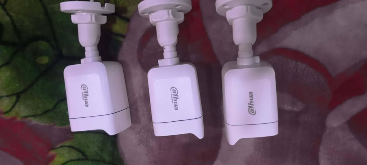 بيع مستعجل كامرات جديدة غير مستخدمة
مشتريهن 250 نريدهن ب120 وبيهن مجال 
كامرات +يو بي اس+ الريموت +السستم مالتهن والكيبلات 
مكان: كوفة /جسر الكوفة القديم
 
للتواصل مراسلة الصفحة او الاتصال على 
***********
