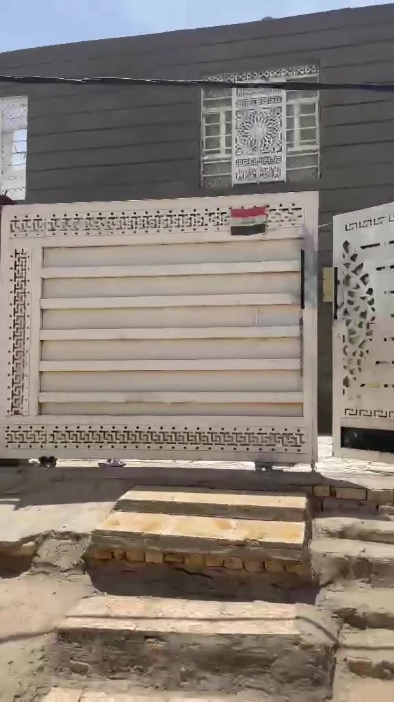 السلام عليكم بيت مساحه 400متر طريق السنيه قرب صيدليه وليد الكعبي عمود 651متوفره كافه الخدمات الاتصال ع رقم‏‪0786 286 7522‬‏
