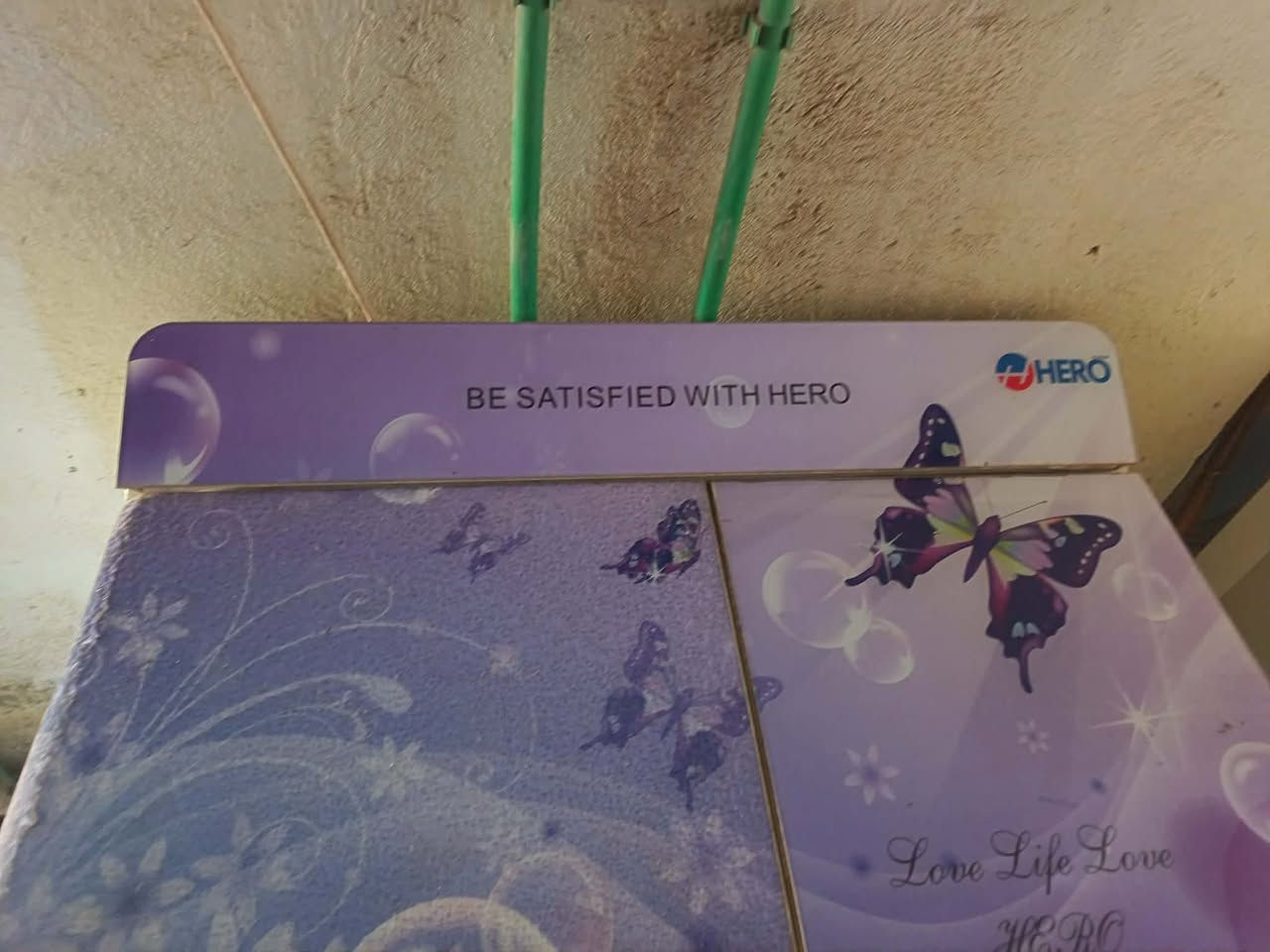 المكينه الجديده ب٢٥٠ قفله 
والمكينه القديمه نهايتها ب٥٥ قفله
والمرؤحه يرادلها فقط بطاريات سعرها بب٢٥ 
والميز بلازمه ب٤٠ 
والجربايه الحلقه الي تربط الجربايه طاكه لازم تلحم ٣٥نهايته
المبرده شغاله وجروخ بيها ب٦٠ الشراي فقط يراسلني
والغساله شغاله مابيها اي ضرر السعر ٧٠ 
العنوان ديوانيه فلكة العلماء شارع الوكفه


**إذا كنت صاحب هذا الإعلان وتريد حذفه لأي سبب، رجاءا أرسل رسالة إلى الدعم الفني**