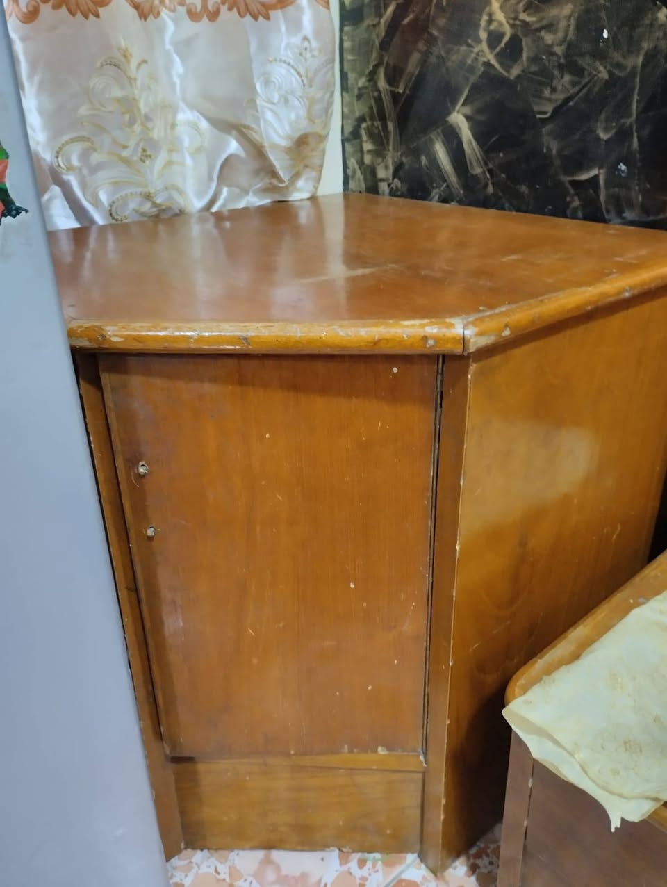 السلام عليكم غرفة لبيع مثل ماموضح بالصورة ***********
