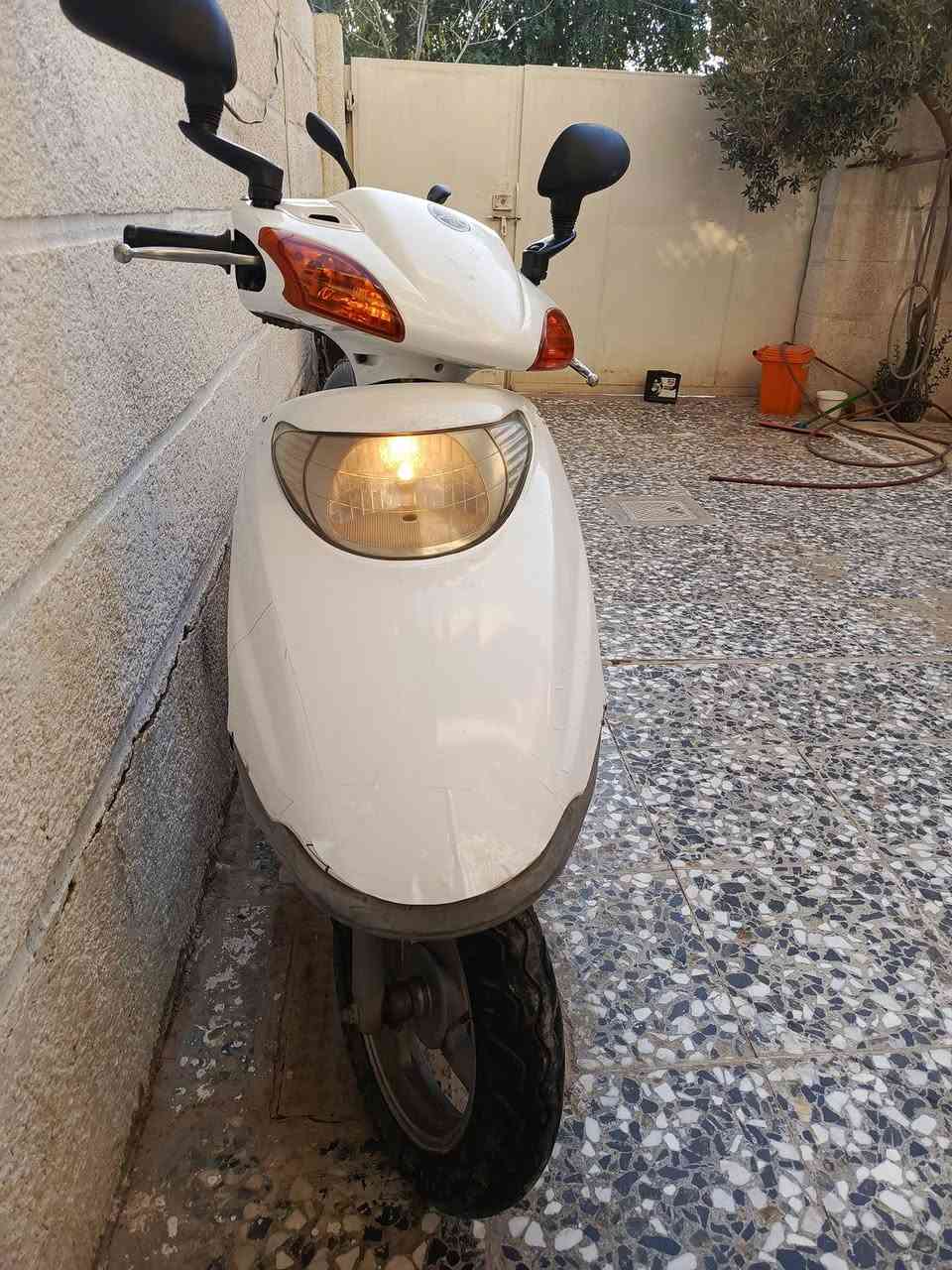 دراجة سبيسي كهرباياتها كلها شغالة محرك ما مفتوح نص هندر تايرات زوج جدد باتري جديد ابارحة شادة دراجة جديدة مثل ما موضح سعرها 300 وبيها مجال بسيط مكاني الشعلة ***********
