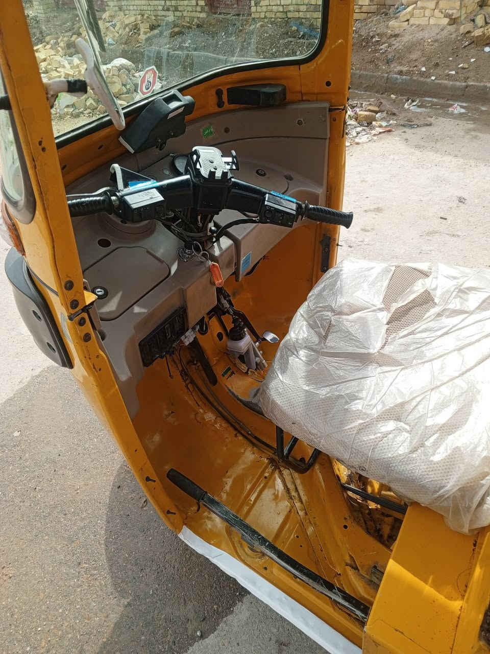 تكتك موديل 19 شهر 8وكيله سيد خلدون وراق تكتك كشرته بيه بس طخه بلا لغد فقط البقاي كفاله مكاني المجر الكبير هاذه رقمي ***********ما متواجد خاص
