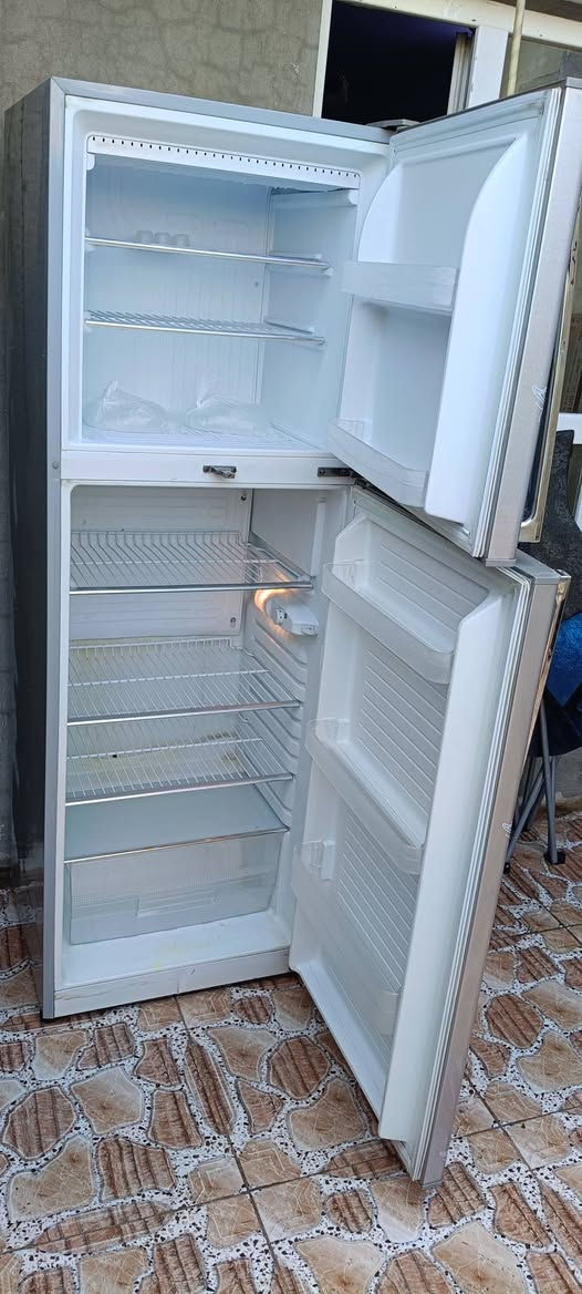 للبيع ثلاجه حجم 16 قدم أو أكثر شرط النظافة وشرط بلادي
*********** الشراي يتصل
