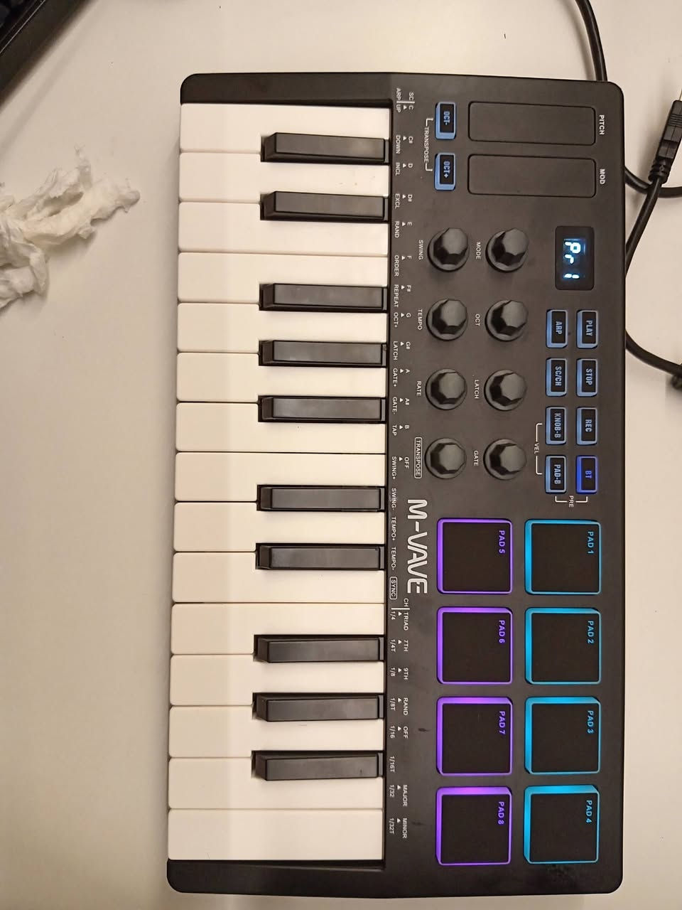 M-VAVE MK25
معروف ميحتاج اسولف
يدعم حساسية لمس ٣ مستويات

كلش كلش جديد و نضيف وياه كيبل ربط ميدي كامل

سعر ٥٠ موجود توصيل

***********
