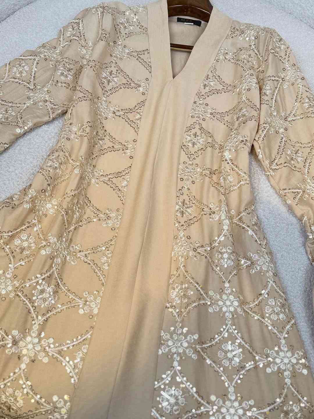 الــسعـر20الـف💛✨
القياسات(L,xl,2x,,3x)

للحجز و الاستفسار التواصل على الأرقام واتس اب 
***********
***********
***********
***********

توصيل بغداد  5000
توصيل محافظات  5000
