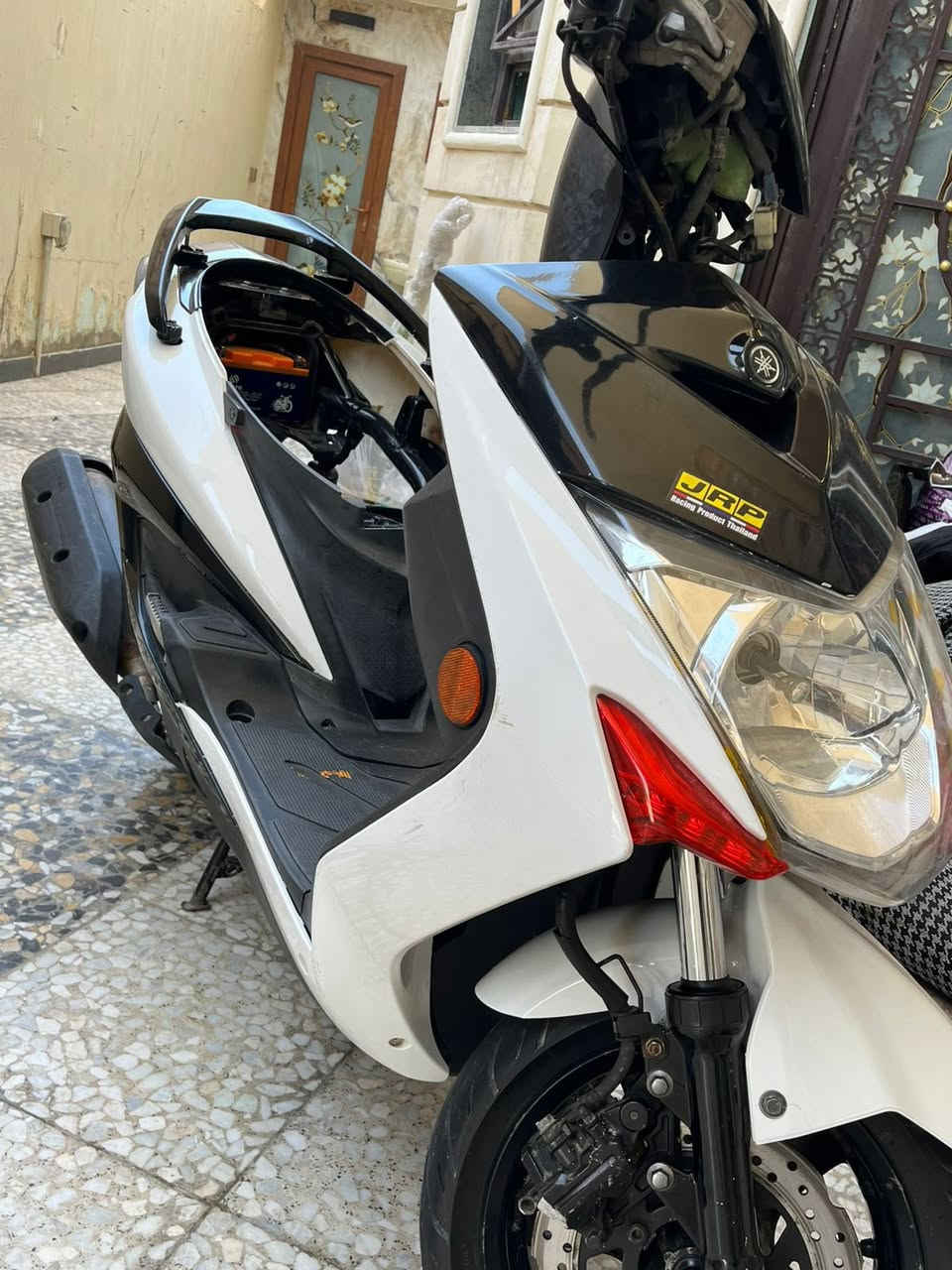 سكنس كوري
للبيع صالره 3 اشهر نازله من الرمبه وصله موجود 
كفاله عامه ب1400 وبيه مجال مكاني كربلاء
 مكلف بل نشر ‭0777 779 1565‬
