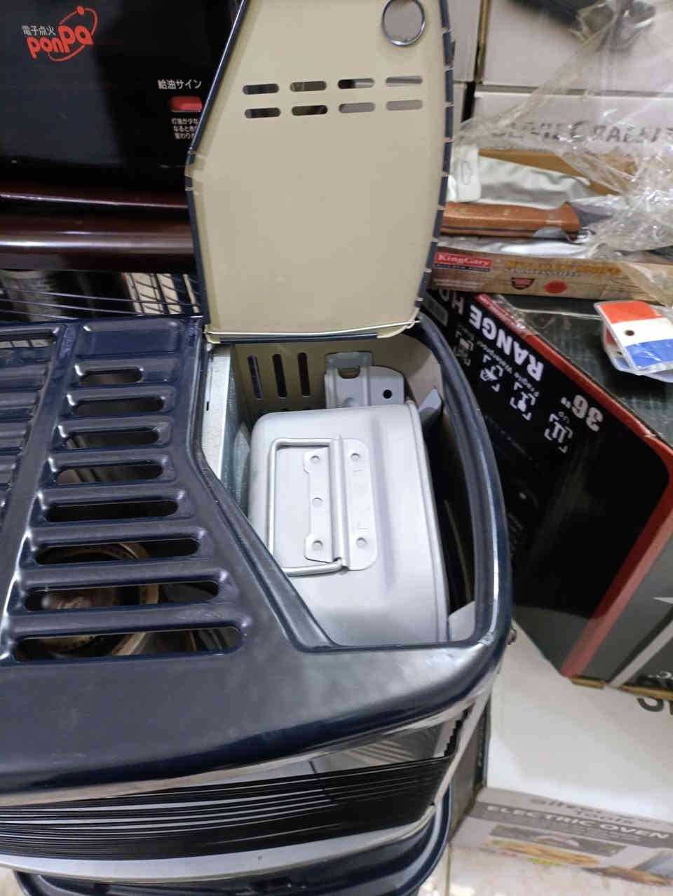 ادم للبضاعه الاوربيه/ الكوت 
عنوان المحل كوت زهراء #ادم قرب هكوري للهاتف النقال 
***********
