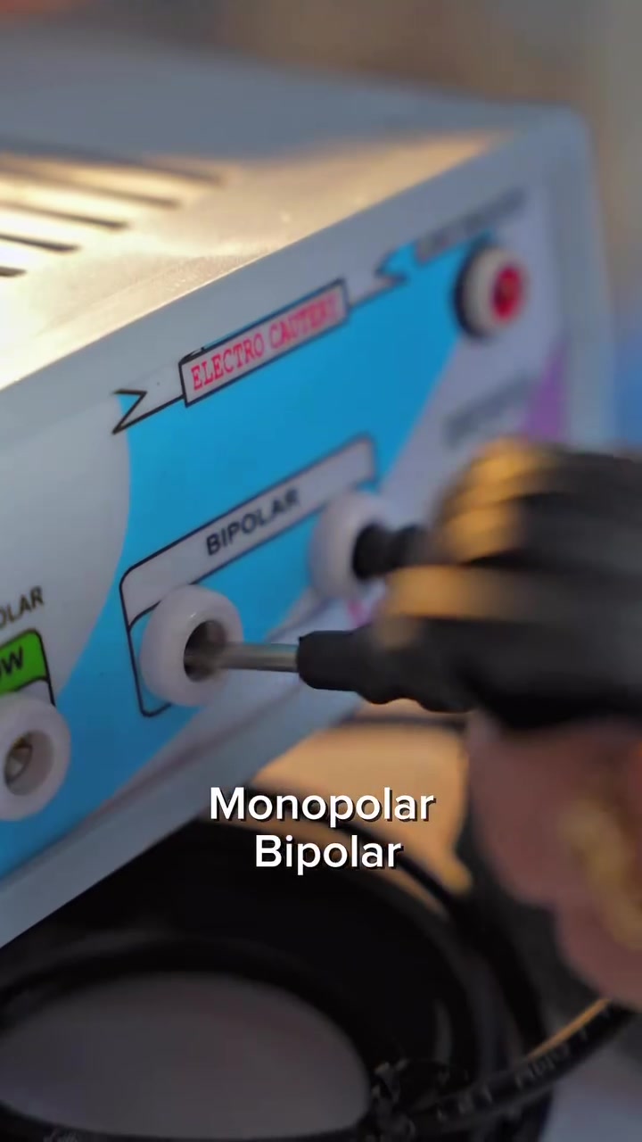 تعلن لكم شركة الطب الحديث MHD 🏅
عن توفر جهاز الكوتري الهندي #Electrical_cautery   

Monopolar
Bipolar
 أحادي و ثنائي القطب 
بطاقة 100 watt 
قطع مع تخثر للدم  بدون نزيف 
يستخدم لإزالة الثاليل والاكياس المهبلية و الشامات و الأورام الصغيرة بدون اثار جانبية.
كما يستخدم مخدر موضعي على الجلد ليظهر جلدا جديدا
للتواصل والاستفسار ارسل رسالة على الخاص او على الرقم :
‏‭0787 029 4877‬
او تواصل على الواتساب مباشرة 
wa.me/9647870294877
#شركة_الطب_الحديث
#MHD🏅
