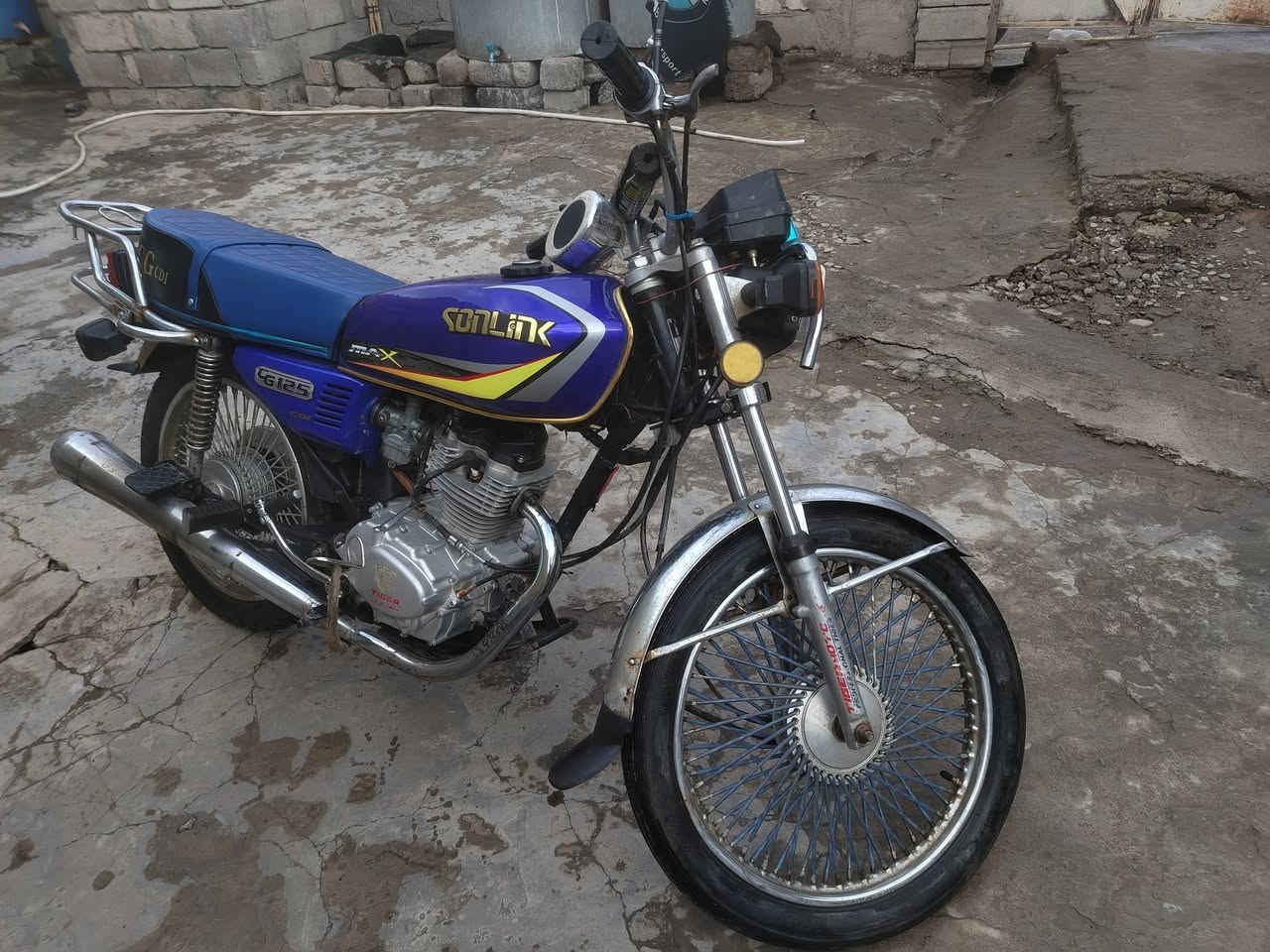 السلام عليكم مطور تايكر للبيع موديل 20 بس مبدل ولفات نضافه ميه بل ميه السعر 420 وبي مجال الشراي يخابرني عل رقم *********** عنواني حي صدام
