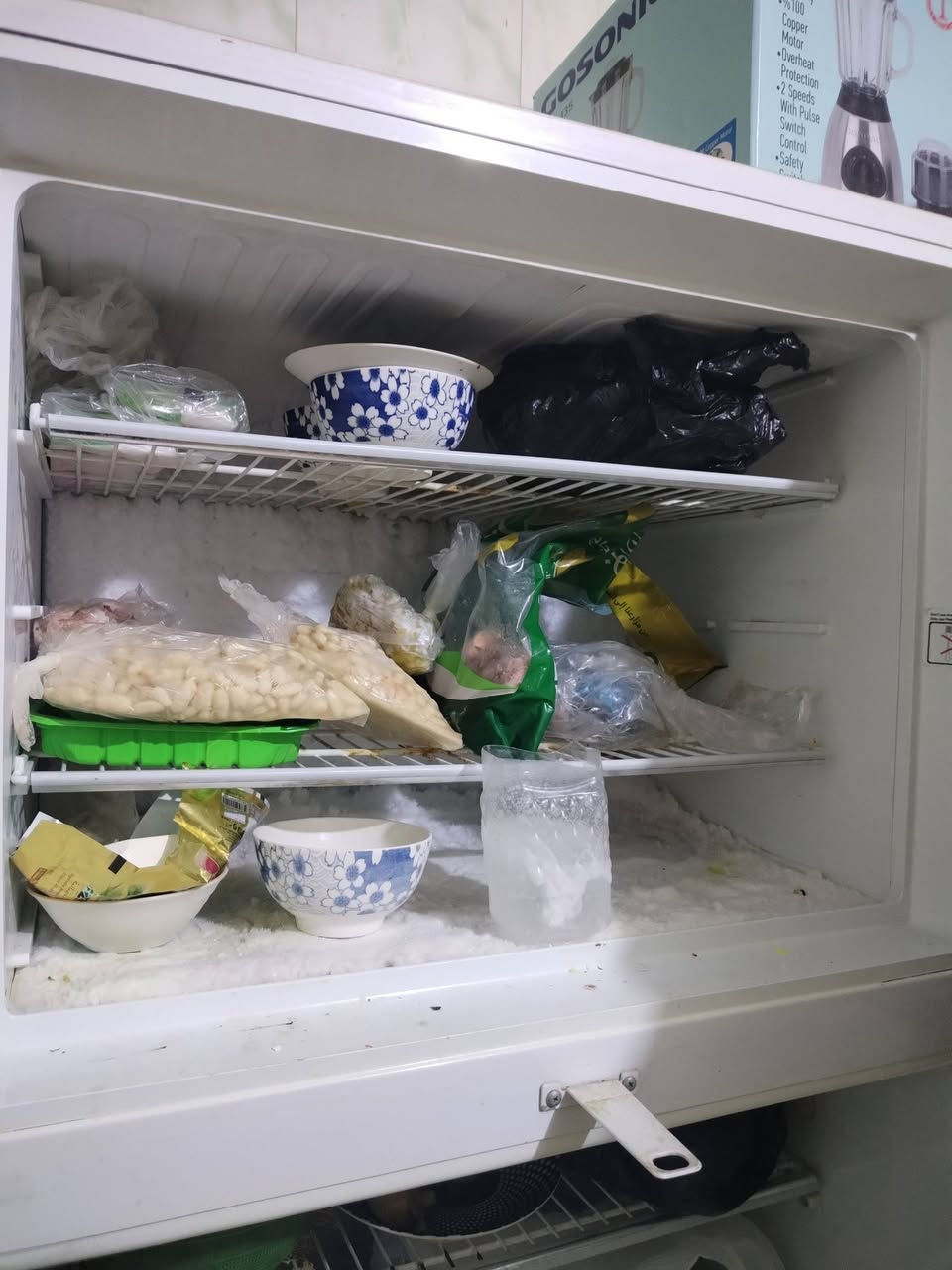 ثلاجة أكبر حجم نوعها نوبل الاصلية  اي تصليح ما داخلة تجميدها خير من آلله موضح بالصور ،، وطباخ أبو خمس عيون نارة تخبل بس البوري مال الفرن الفوك واكع،، مكاني سبع البورشارع الطيار
الثلاجه سعرها 300  والطباخ 150

رقمي بي واتساب ***********

وهذا اتصال فقط ***********
