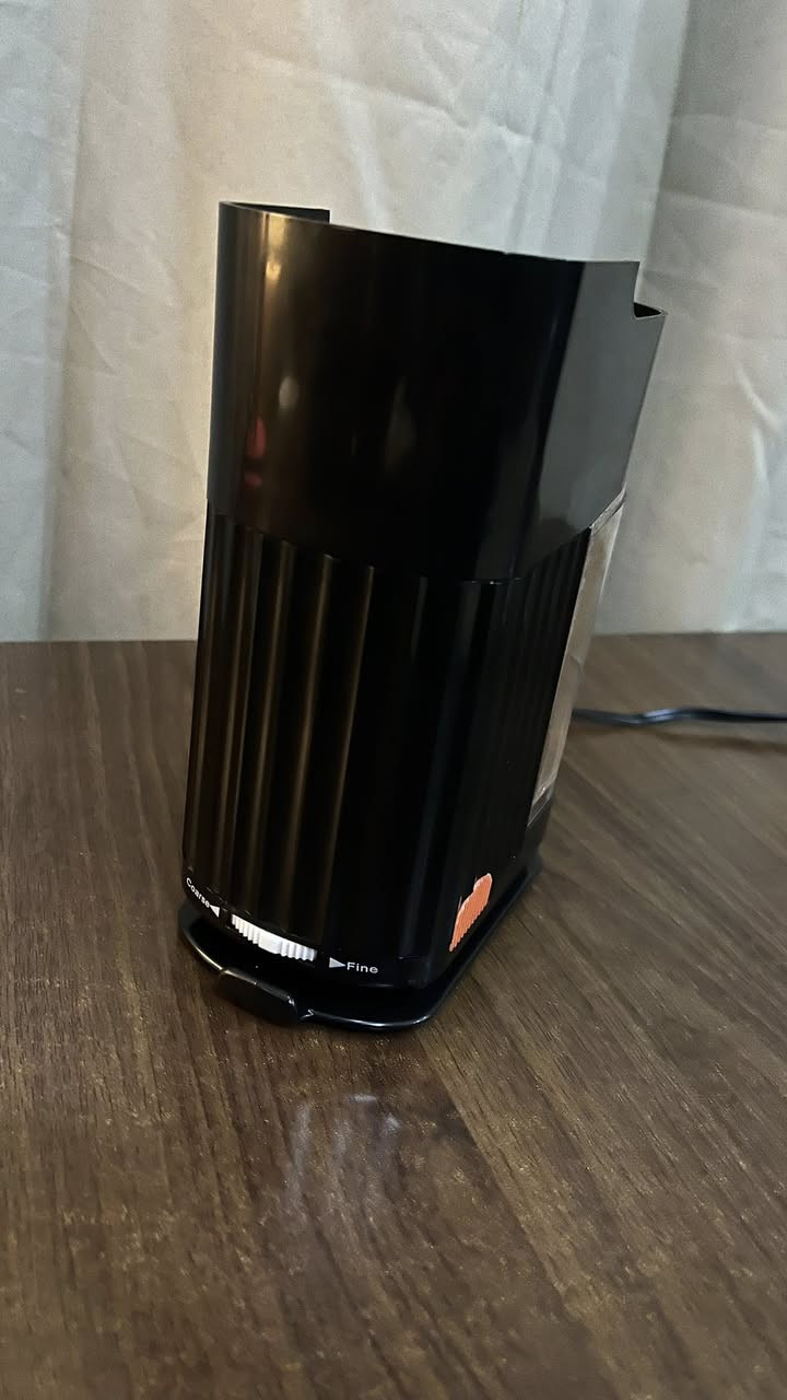 طاحونة قهوة
بيها قياس الطحنة ناعم وسط خشن 
الموس مالتها معدن مو حجر 
ما مستخدمة فقط مستخدمة للتجربة 
ملاحظة الطاحونة 110 فولت مو 220


**إذا كنت صاحب هذا الإعلان وتريد حذفه لأي سبب، رجاءا أرسل رسالة إلى الدعم الفني**