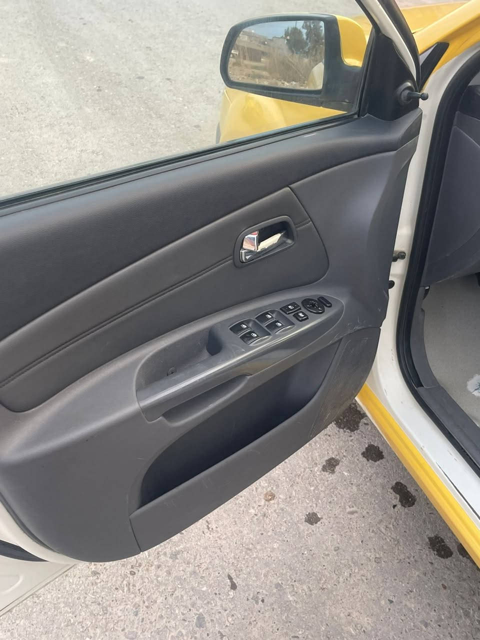 سلام عليكم كيا ريو موديل وارد امريكي بيها جاملغ ايمن امامي   2008 السياره   باسمي  الرقم مشروع وطني  السنوية لل ٢٨ جاهزة تخم تاير  جديد صدر مامي خلفي جديد  دوشمة كامله منضومة تبريد جديدة ميفصل صبغة جديدة السارة مال بيت الله شاهد جديدة كبل للشارع.  السعر (82) 
مكان السياره  بغداد قرب جزيرة بغداد السياحية      رقم الهاتف ***********
