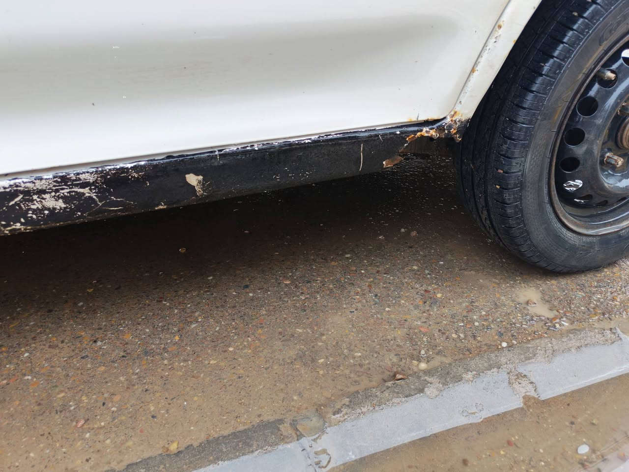 السلام عليكم
للبيع سايبا ٢٠١١ مكفولة مكينة كير تبريد صدر شواصي كلة مكفول 
رقم بغداد انكليزي بأسمي
بيها بعض الخياسات واضحات امامكم
للتواصل *********** السعر ٢٥ مكاني دجيل
