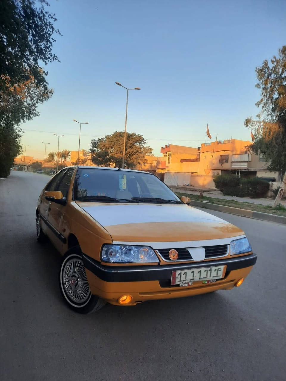 للبيع بيجو  جي ال اكس موديل 2010 داخل عسلي محدثة 16 رقم بغداد انكليزي رقم وسنوية وهزة جديد تحويل ثاني يوم السيارة جاهزة محرك وكير صدر خلفي أمامي باتري جديد تبريد شغال مصفرة هيئة وغرامات السيارة بدون ضربة فقط بيها صبغ الداير مال الجاملغ الخلفي والدوسات وهاي صورها كدامك الشراي يجي ويشوف بعينة السعر 33بيها مجال قليل للشراي مكان السيارة بغداد مكلف بالنشر اتصل على الرقم فقط ***********
