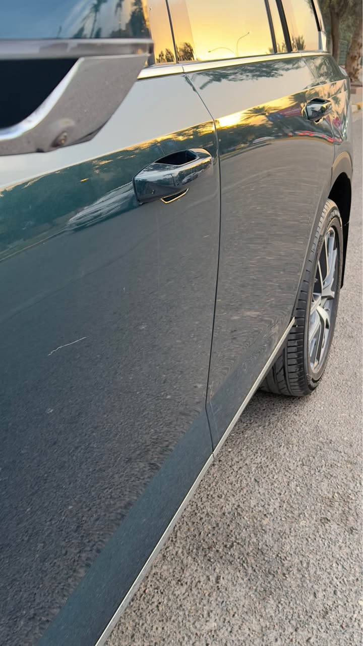 🚗 للبيع – GAC GS8 فئة GT

📍 الموقع: [بغداد-المنصور]

📅 الموديل: [2024]

🛠️ الحالة: [مستخدمة - عداد الكيلو متر  10,000]

💚 اللون: [زيتوني]

🔧 المحرك: 2.0L تيربو

⚙️ الكير: أوتوماتيك 8 نمره (8-speed automatic AT)

🪑 المقاعد: 7 مقاعد الداخل اسود – المقاعد جلد فاخر لون اسود وزيتوني

🇨🇳 فئة GT ا– (FWD / 2WD)

المواصفات:

✅ شاشة كبيرة 14.6 إنج Apple CarPlay

✅ شحن الهاتف {Wireless}

✅ رادار أمامي وخلفي

✅ حساسات امامي وخلفي 

✅ داش كام بلادي 

✅ كاميرات 360° عدد 5

✅ تشغيل بصمة + دخول ذكي

✅ صندوق كهرباء

✅ تشغيل السيارة عن بعد 

✅ ويل كب حجم 20

✅ اشارة بالمرآة 

✅ تبريد مقاعد الأمامية 

✅ سقف بانوراما

✅ مثبت سرعة ذكي + شفتات ستيرن

✅ أنوار LED أمامية وخلفية

✅ مكيف مستقل خلفي 3 قطع  شركة AISIN اليابانية

✅ نظام صوتي فاخر

✅ وسائد هوائية (Air bag)عدد 10 

✅ بصمة عدد 2 

الاضافات : 
1- واقيات مطرية مال شركة اصلي 
2- مطريات نفس لون السيارة
3-ارضيات اضافة لارضيات السيارة الاصلية

2 تبديلات دهن وفلتر مجاناً  ضمان شركة 5 سنوات 

ملاحظة : بيها شخط صغير باب السايق مال خباثة و رصعه بالصندوق كما موضح في الصورة 

💰 السعر المطلوب: 38 مليون 

📞 التواصل وتساب : [***********] بغداد, العراق
