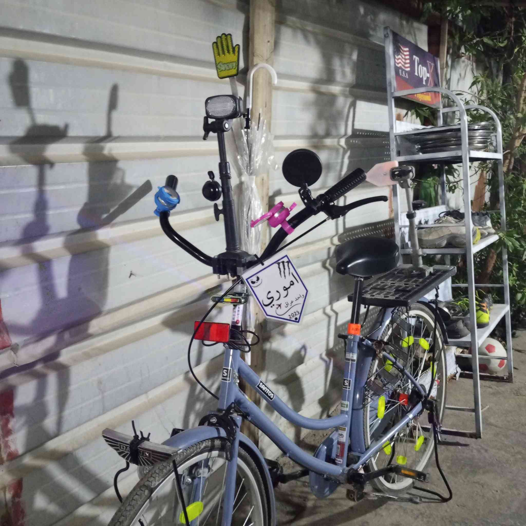 السلام عليكم بايسكل بناتي شركة سانتوس الفين وعشرين بايسكل نضيف ومكفول السعر 140 وبي  مجال حك الجية ويا غراض المكان بغداد الشعب الاستفسار ***********
