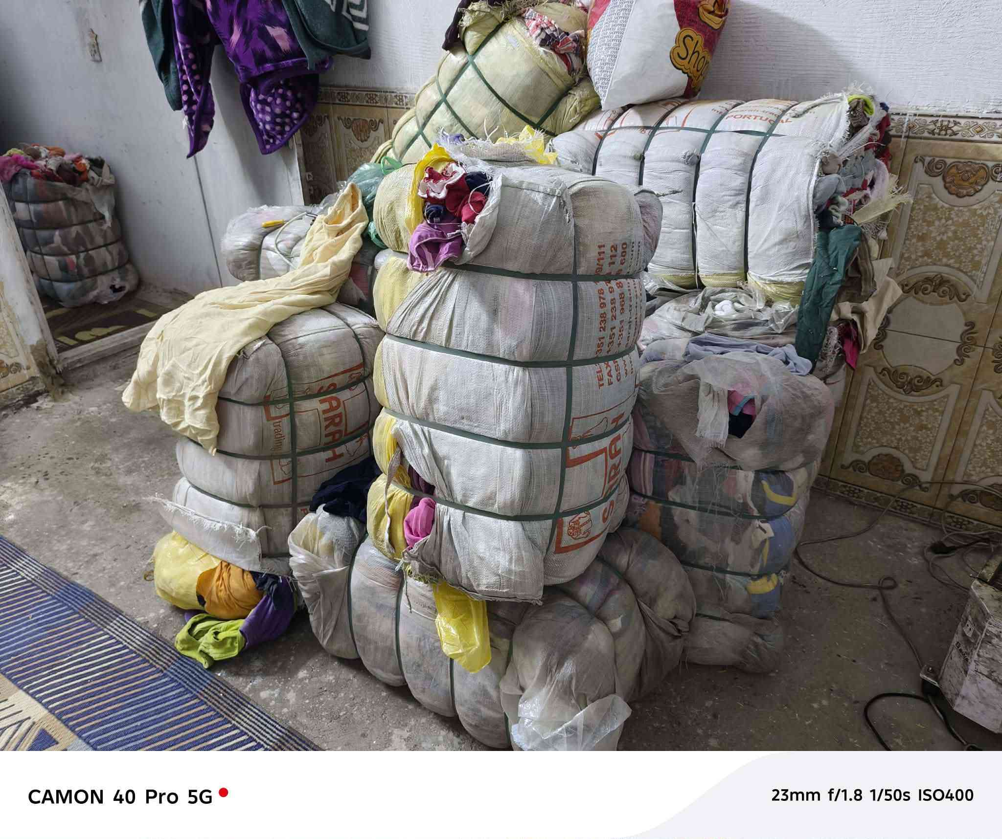 السلام عليكم 
عدي 59 جيس مامفتوح بعدة مكبوس
2شبابي 
والباقي مال اطفال من عمر سنة لحد عمر 5سنين
مكاني بغداد جكوك قرب المعارض 
سعر البالة الوحدة 30 وبيهة مجال 
رقمي ***********
متواجد خاص
