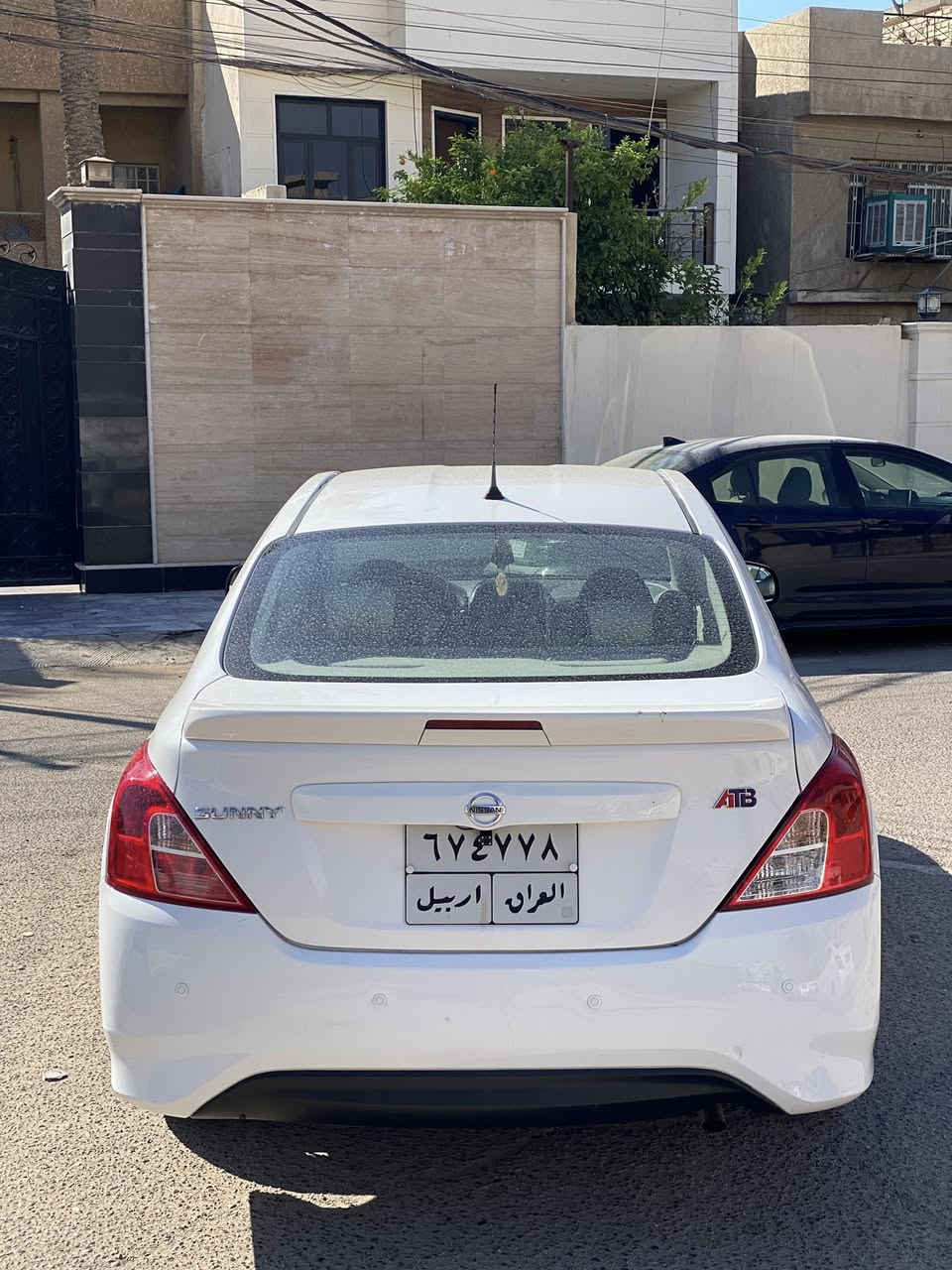 سلام عليكم
نيسان سني 2021
سياره مبدل بيها باب نفس الون 
وبيها بارد بسيط 
كير مكينه كله مكفول على وضع الشركه 
حداديه صدر كلها جديده 
ماشيه 92 الف 
رايدها ب103 وبيها مجال 
مكاني بغداد 
اي ستفسار ***********
