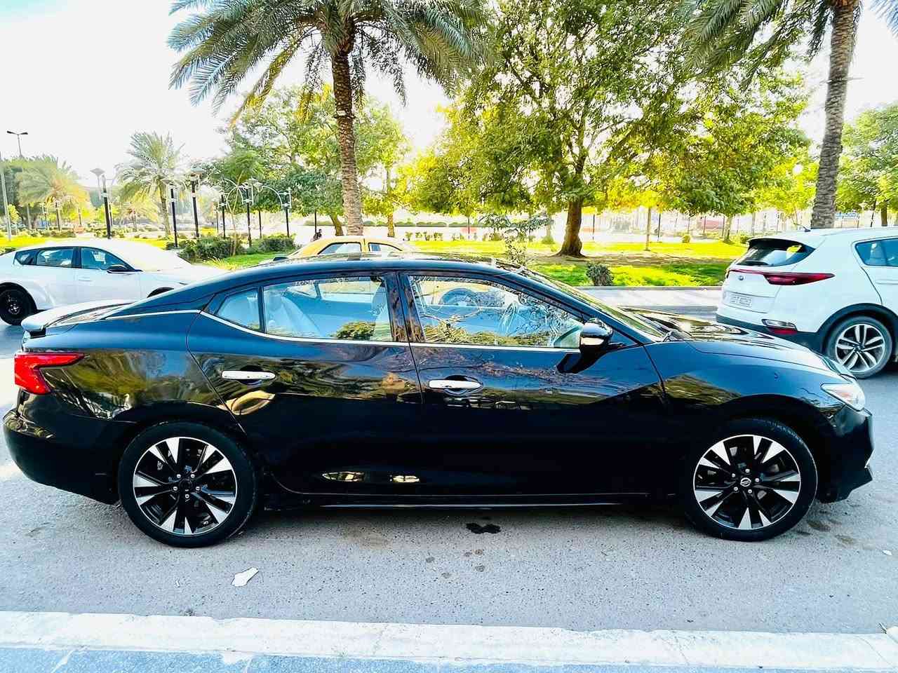 السلام عليكم
نيسان ماكسيما 2018 
للبيع
فول مواصفات السيارة
 SR خليجية للبيع 

سوداء اللون 

شفتات ستيرن فقط بالSR 

محرك 3500 كير  CVT

كشنات جلد بيجي تدفئة تبريد 

كراسي كهرباء كلها 

كامرة دوارة ٣٦٠ درجة

رادارات امامي خلفي جانبي 

حساس امامي وحساس  خلفي 

بردة خلفية 

بانوراما 

نقط عمياء 

12  سماعة سستم Bost 

منضومة زينون حديثة

كروس سرعة  

ويلها ١٨ بلادي مبدلة علمود الطسات

رقمها سليمانية  رقم الجديد سنوية ٢٠٣١ جديدة 

ادامة جديدة لمنضومة البانزين كاملة 

باتري جديد 

ادامة مستمرة لدهن الكير 

سيارة نظيفة وماناقصها شي استخدام داخلي فقط 

ماشي 117000 الف كيلو متر km

السعر 15300 $ وبي مجال بسيط

للاستفسار الاتصال

0783 468 7626
