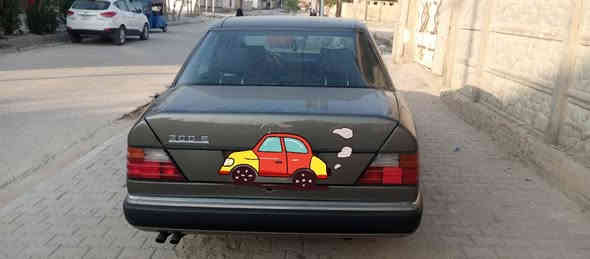 دب 1990كفاله صبغ جماليه قواعد نضيفه جدا مكينه بلاد عنكبوت فتح كشن كهربائي كله شغاله ***********السعر 80وبيه مجال
