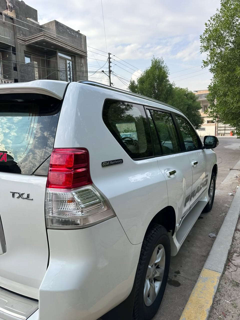 برادو 2010 خليجي مكفوله كفالة عامة لا ضربه ولا صبغ فقط بارد في الباب الخلفي (الجنطه) لون ابيض لؤلؤي
السعر 207$وبيها مجال بسيط بسمي شخصيآ
مواصفات نص فول مكينه ٢٧٠٠ شاشه كبيره اندرويد تبريد لمس المريات شفط تحكم ستيرن كامره خلفيه نضام ايكو اقتصاد بانزين مانع الانزلاق حساسات خلفيه اشاير بالمرايات ٧ راكب ٣قطع تبريد فورويل درايف داخل بيجي وبيها مواصفات اكثر سياره ماشيه 140 سياره رقم سليمانية جديد هزه وفحص تحويل ثاني يوم عنوان بغداد 
رقم الهاتف  ‭ ***********
