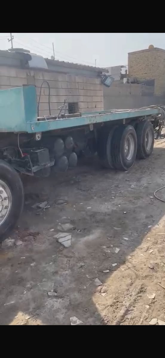 السلام عليكم بدي سطحى كرين مال سكانيه طول 7,5كامل بدي اماراتي رجلين خلفيه*********** السعر ١٢٠$
