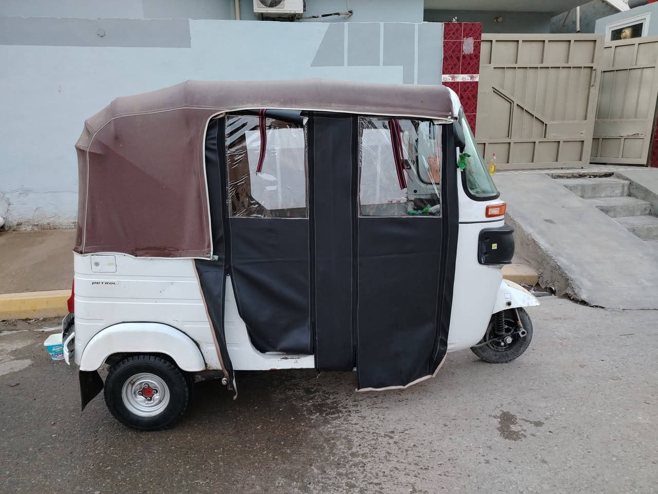 السلام عليكم تكتك موديل 20 رقم بغداد تحويل ثاني يوم لاضربه ولامعجون معمره دوس فقط مامتواجد خاص مكان تكتك ديالئ بعقوبه ***********
