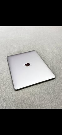 فقط 880 الف 🔥 للبيع لابتوب ابل اخو الجديد بطارية 100‎%‎ MacBook Pro 13...