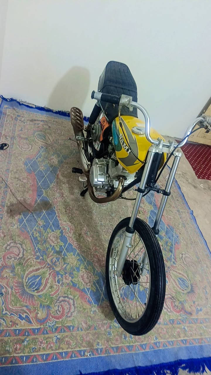 شباب دراجه البيع دوات رايده 500وبيه مجال حك جيه مكاني بصره كرمت علي ***********
